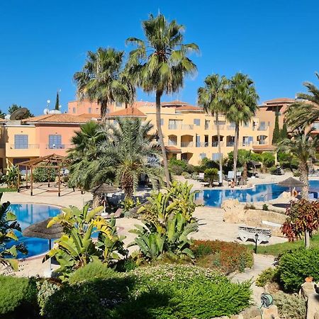 Sunny Limnaria Gardens 2 Bedroom Apartment Pafos Exterior foto